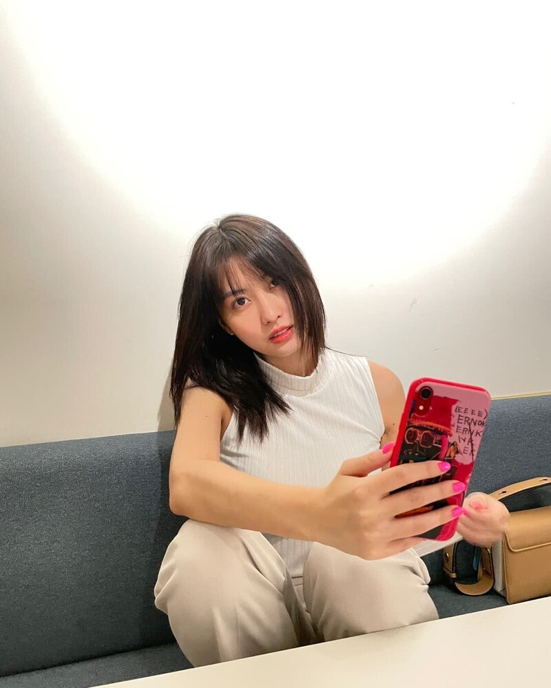 211109 TWICE Instagram Update - Happy Birthday Momo documents 3