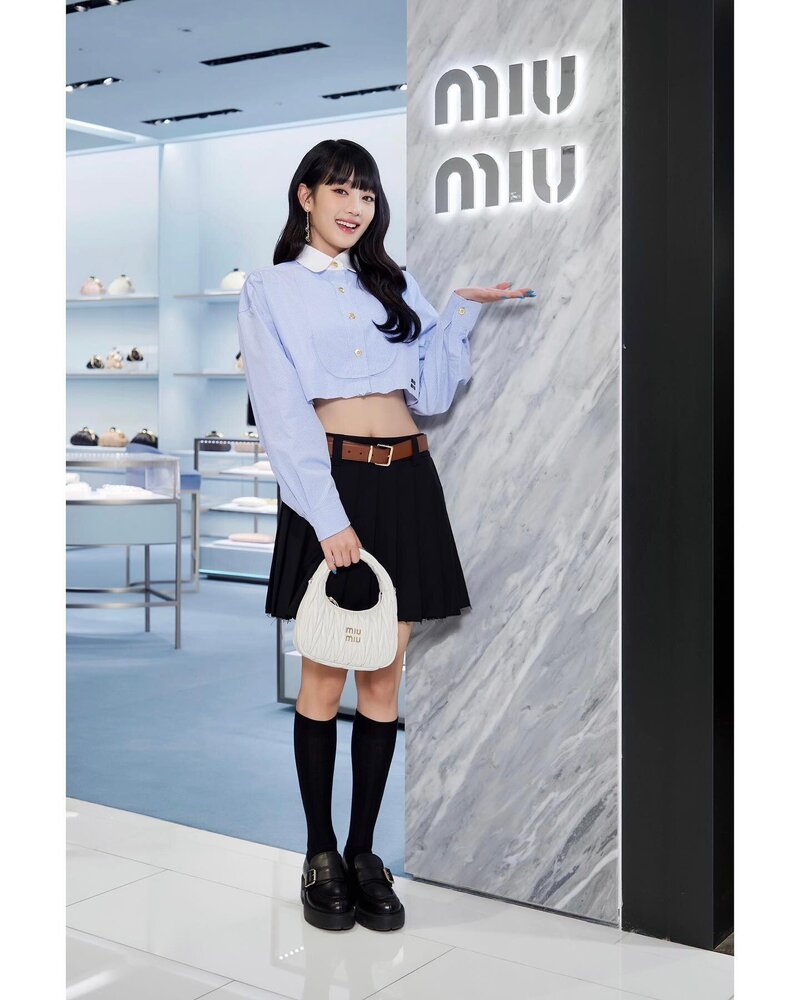 220519 Minnie Instagram Update - Minnie at MiuMiu Pop-Up Store documents 3