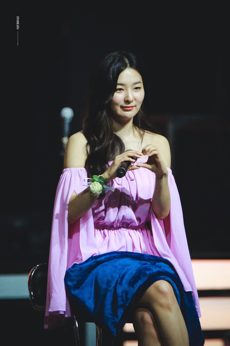 220521 Seulgi at Allo Bank Festival in Indonesia documents 24