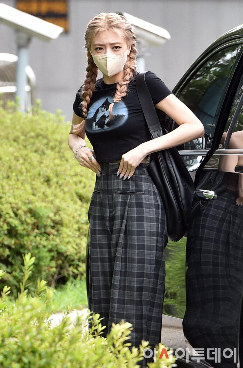 220719 ITZY Yuna - MBC ‘Kim Shin Young’s Noon Song of Hope’ Commute documents 8