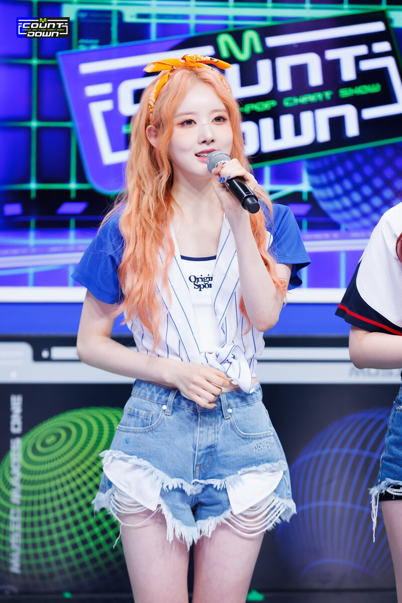 230824 STAYC Sieun & Isa - Special MCs at M COUNTDOWN documents 19