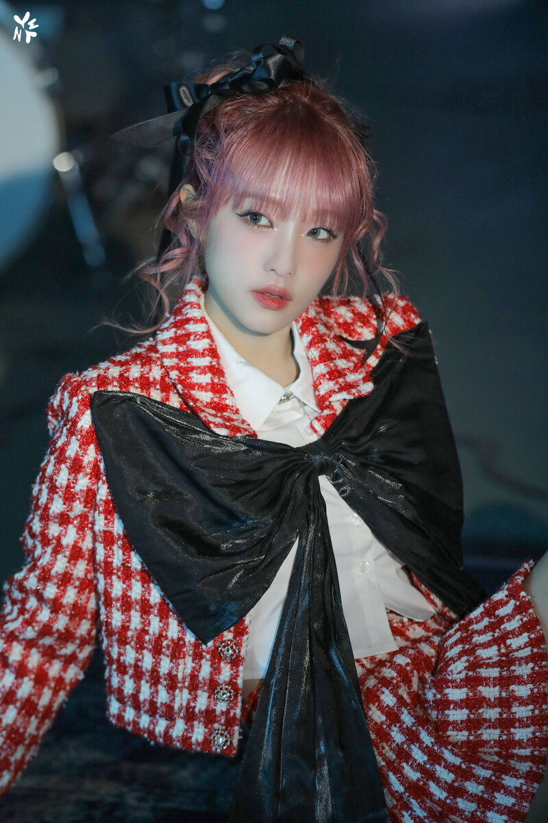 240214 Yuehua Naver Post - YENA - 2nd Japan Single 'DNA' MV Behind documents 1