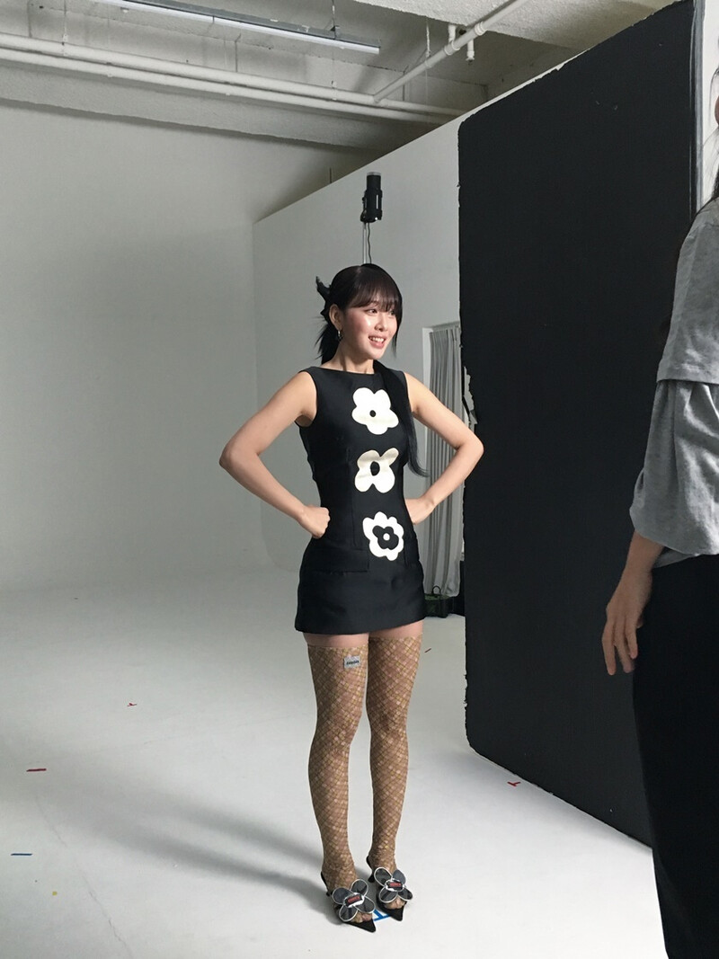 Genie Behind the scenes for YVES - I_Did album photoshoot documents 8