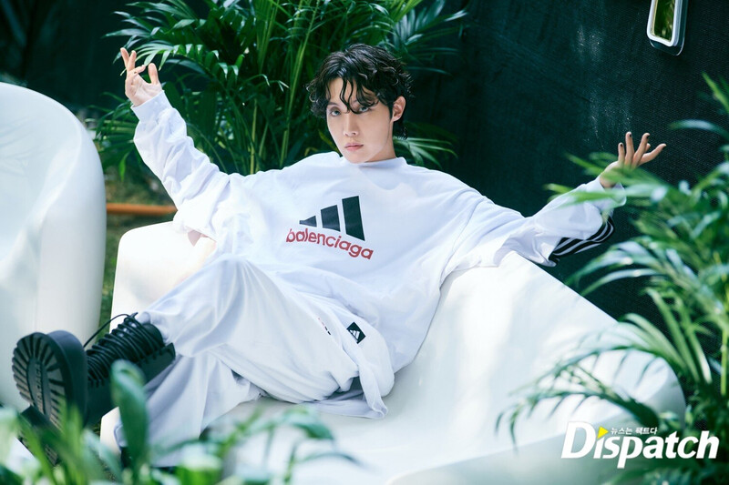 220812 BTS J-Hope 'Lollapalooza' Promotion Photoshoot by Dispatch documents 10