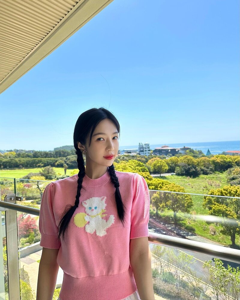 230419 Red Velvet Joy Instagram Update | kpopping