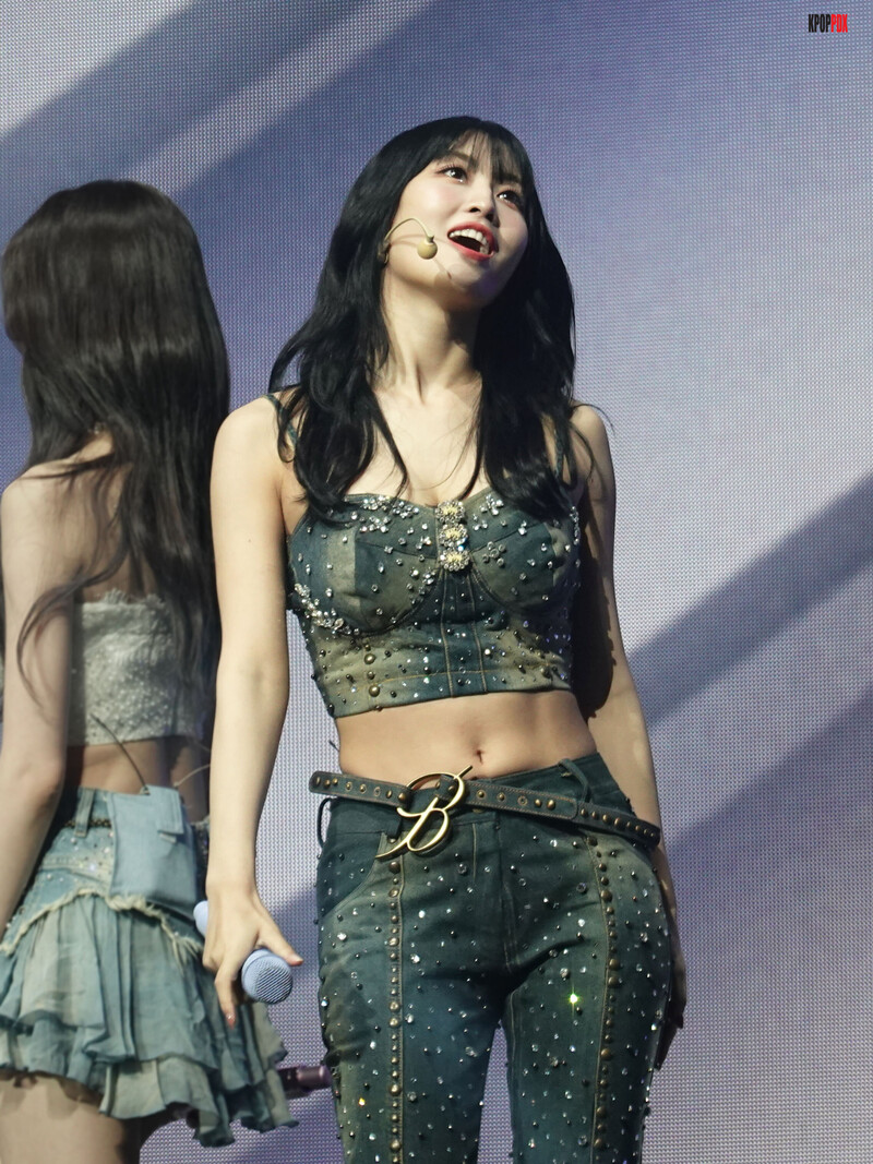 230613 TWICE Momo - ‘Ready To Be’ World Tour in Oakland Day 2 documents 1