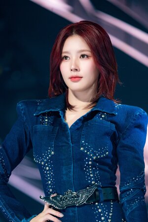 240204 (G)I-DLE Miyeon - 'Super Lady' at Inkigayo