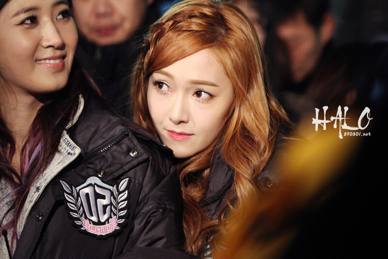 130111 Girls' Generation Jessica and Yuri at Guerilla Date documents 2