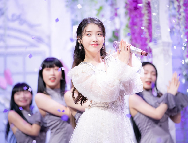 210328 IU - 'Coin' + 'LILAC' at Inkigayo documents 7