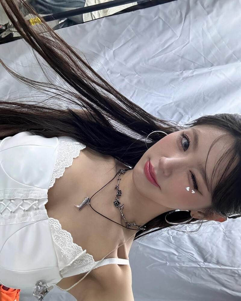 240919 - MIYEON Instagram Update with MINNIE documents 9