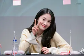 211210 Weki Meki Lucy at I AM ME. Fansign