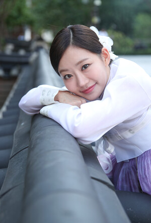 KISS OF LIFE Julie - 2024 Hanbok Interview Photos by News1