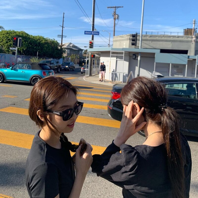 190414 Chahee Instagram Update with Jennie documents 1