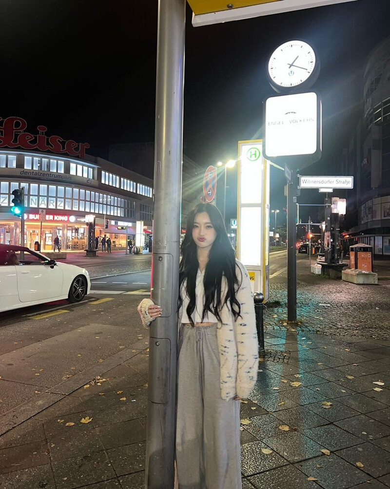 221128 Dajeong Instagram update documents 2