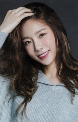Taeyeon ‘S...one Concert Photocard scans