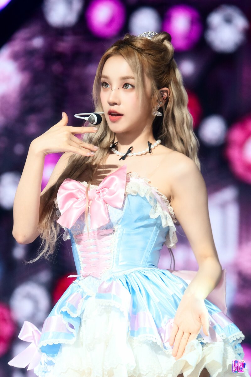 230604 (G)I-DLE Yuqi - ‘Queencard’ at Inkigayo documents 1