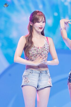 240704 KISS OF LIFE Belle - 'Sticky' at M Countdown