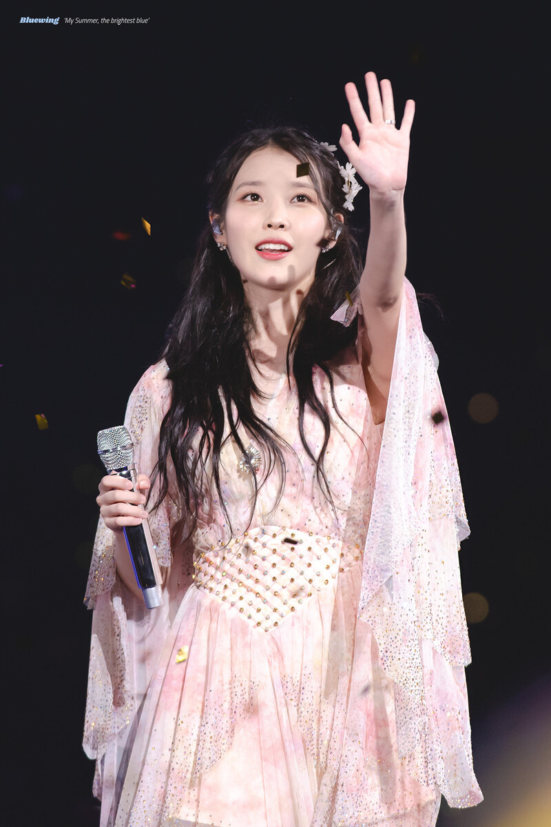 220917 IU - 'The Golden Hour' Concert documents 28