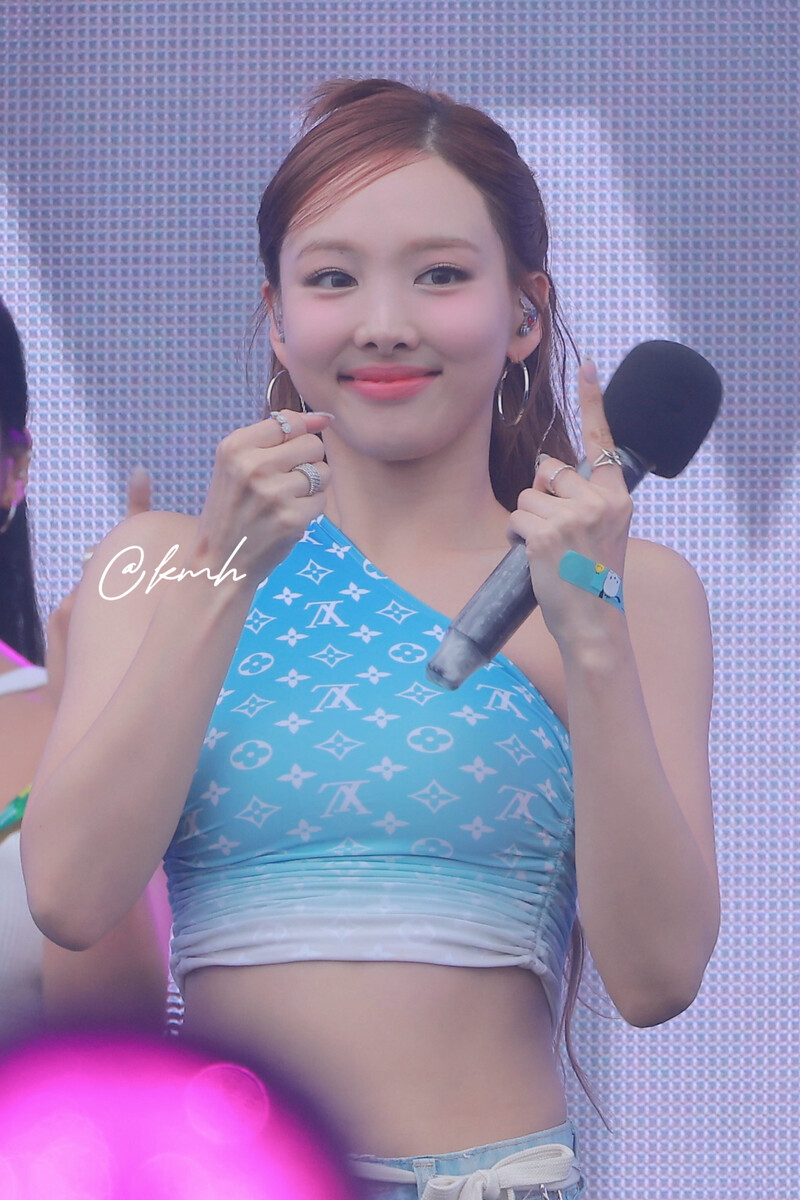 240707 TWICE Nayeon - Waterbomb in Seoul Day 3 documents 11