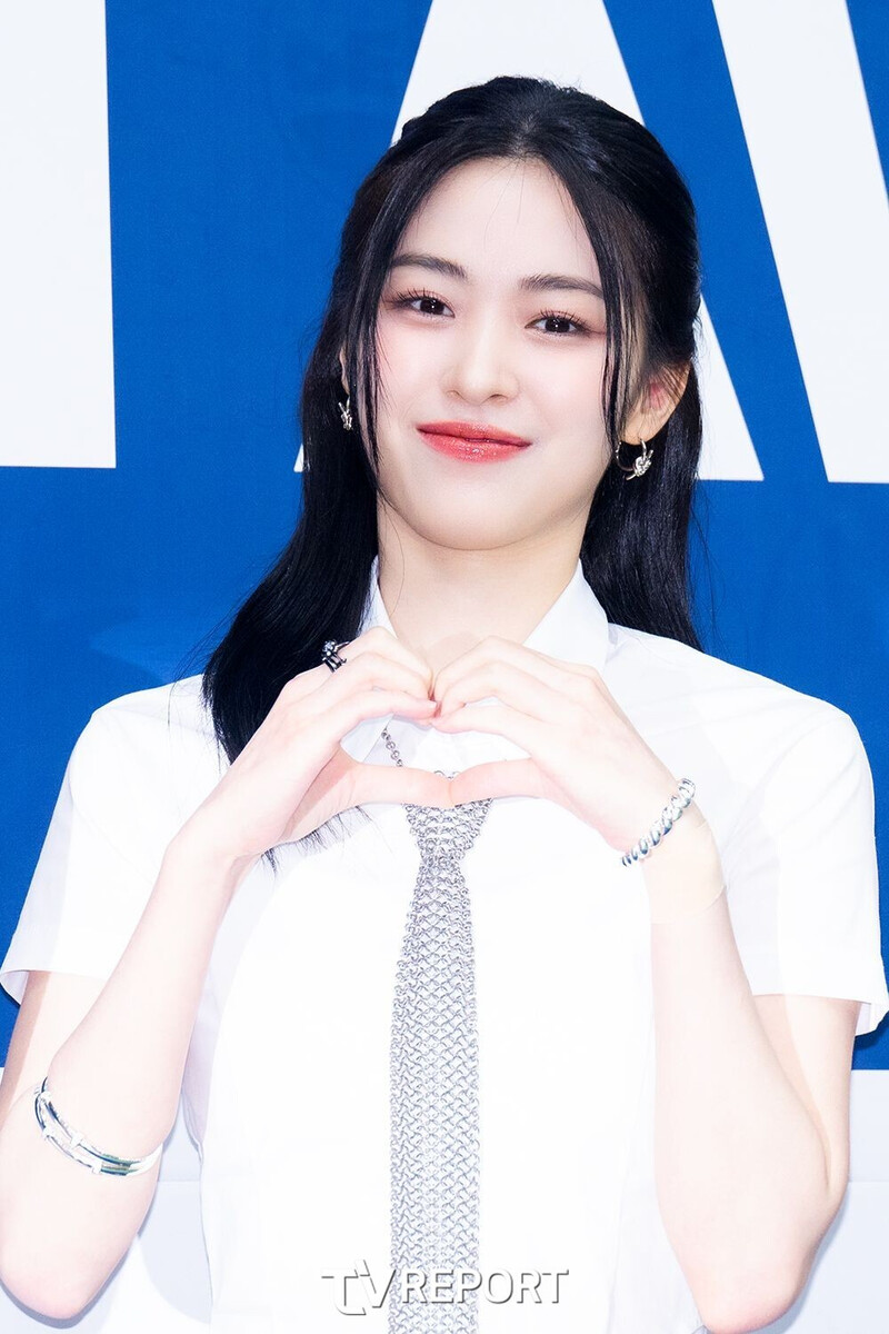 240822 ITZY Ryujin - 2024 K-World Dream Awards documents 4