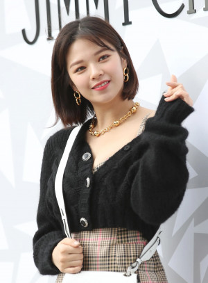 191018 TWICE's Jeongyeon at Jimmy Choo department store event
