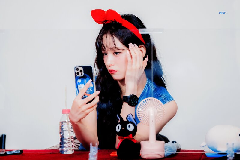 220724 fromis_9 Chaeyoung documents 5
