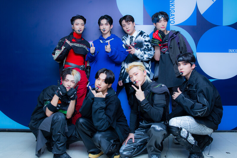 220731 SBS Twitter Update- ATEEZ at INKIGAYO Photowall documents 1