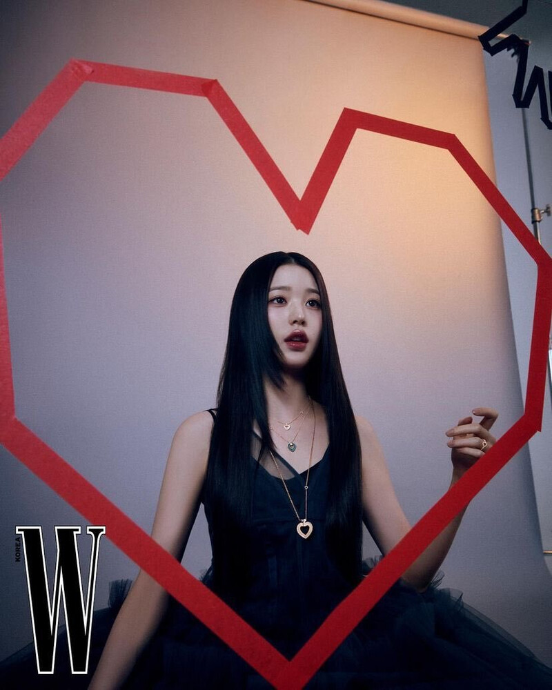 IVE Wonyoung for W Korea x Fred Jewelry documents 3