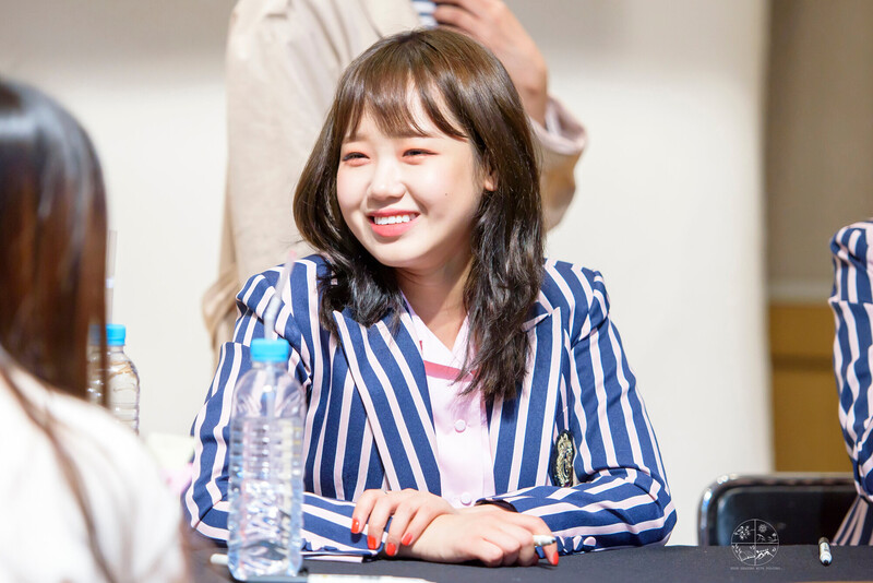 180401 Weki Meki Yoojung at Songpa & Jungu 'Lucky' Fansigns documents 9