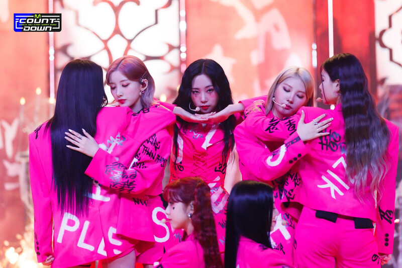 220728 PURPLE KISS - 'Nerdy' at M COUNTDOWN documents 1