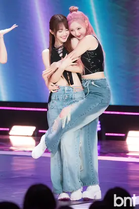 230919 NANA &  HWISEO at 'The Show'