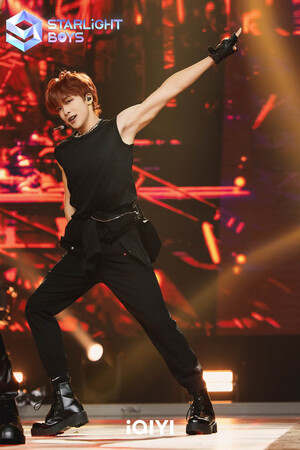 241207 Starlight Boys 'Shoot Out' Behind Photo - Michael Wu