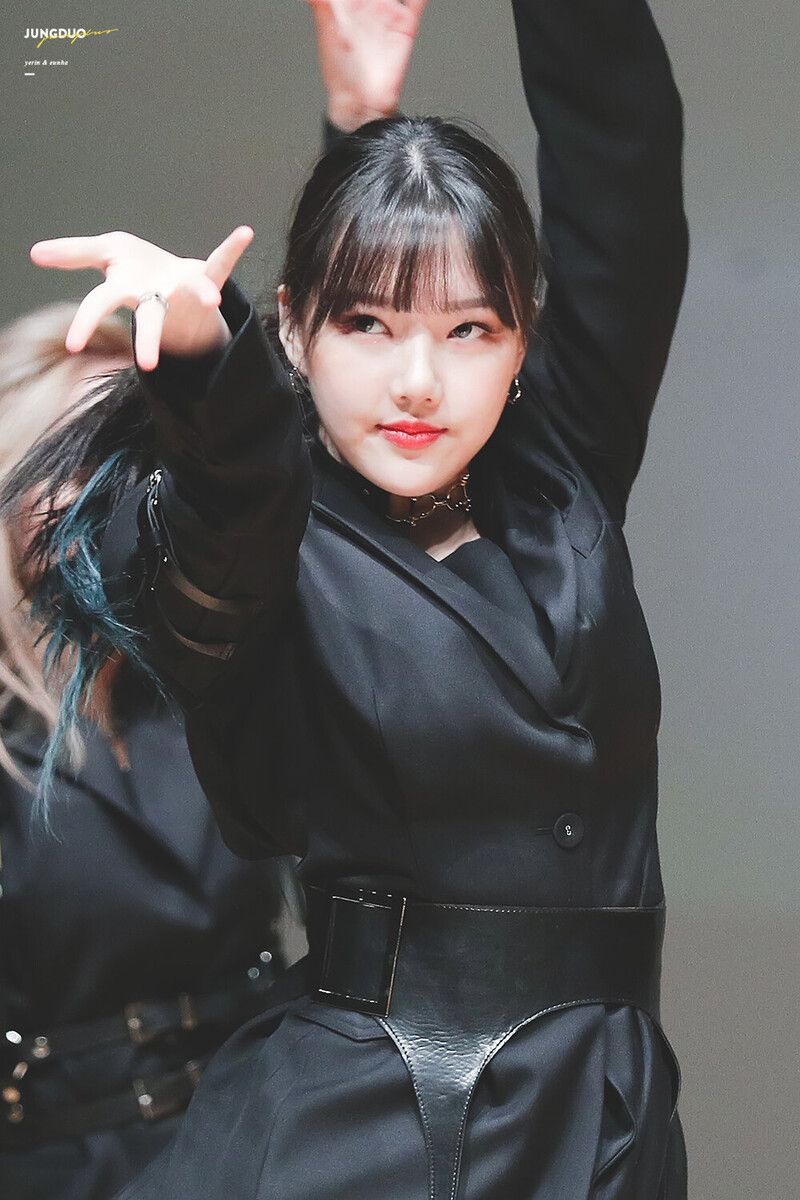 200209 GFRIEND Yerin at 'LABYRINTH' Fansign documents 1
