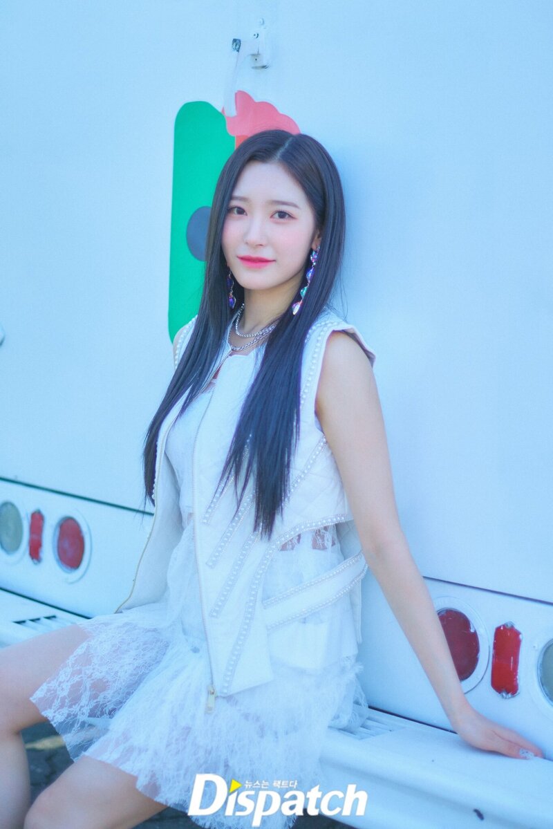 CLASS:Y Debut Photoshoot with Dispatch - Hyungseo documents 3
