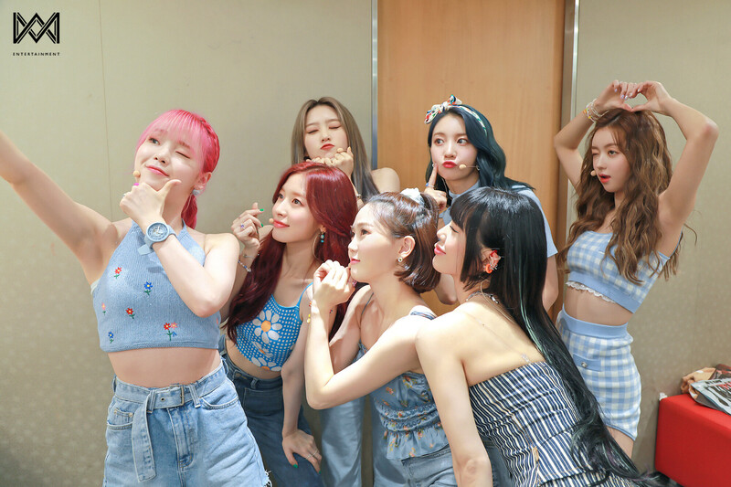 210701 WM Naver Post - OH MY GIRL 'Dun Dun Dance' Music Show Behind documents 6