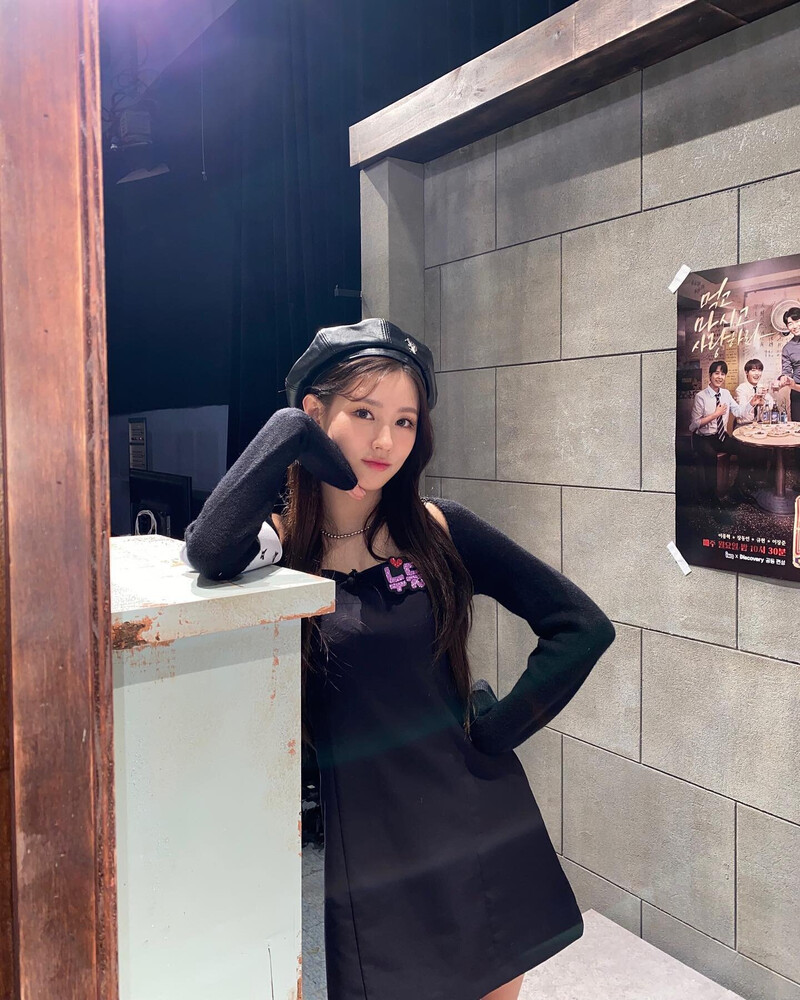 210902 (G)I-DLE Miyeon SNS Update documents 11