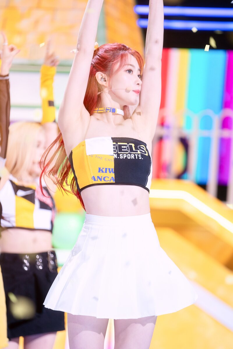 220703 Kep1er Xiaoting 'Up!' at Inkigayo documents 20
