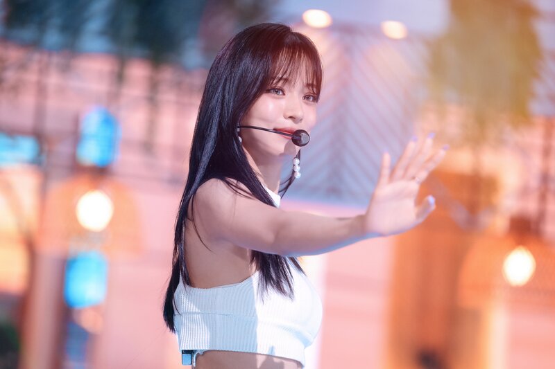 220703 fromis_9 Chaeyoung - 'Stay This Way' at Inkigayo documents 6