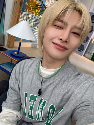 240920 - Stray Kids Twitter Update with I-N | SKZ-BEHIND