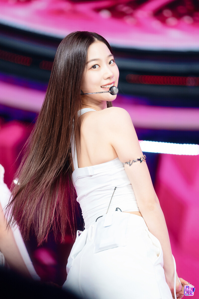 221120 LE SSERAFIM Kazuha - ‘Impurities’ at Inkigayo documents 7