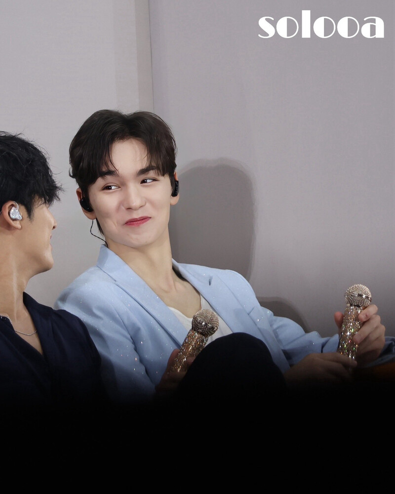 240724 SEVENTEEN Vernon - CARATLAND 2024 Day 2 documents 7