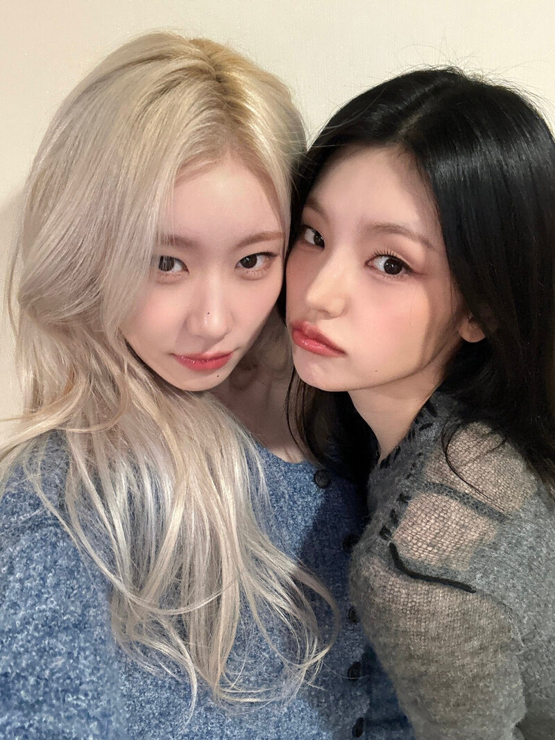 241104 - ITZY Twitter Update documents 2