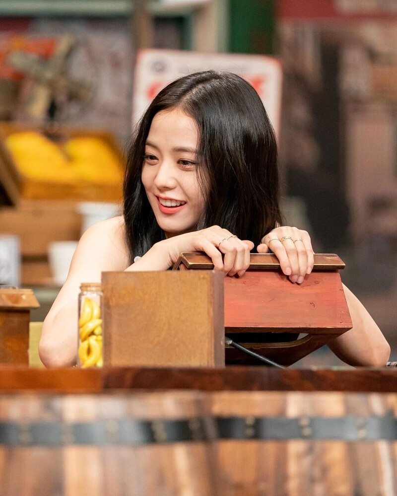 201009 amazingsat_official Instagram Update with Jisoo documents 1