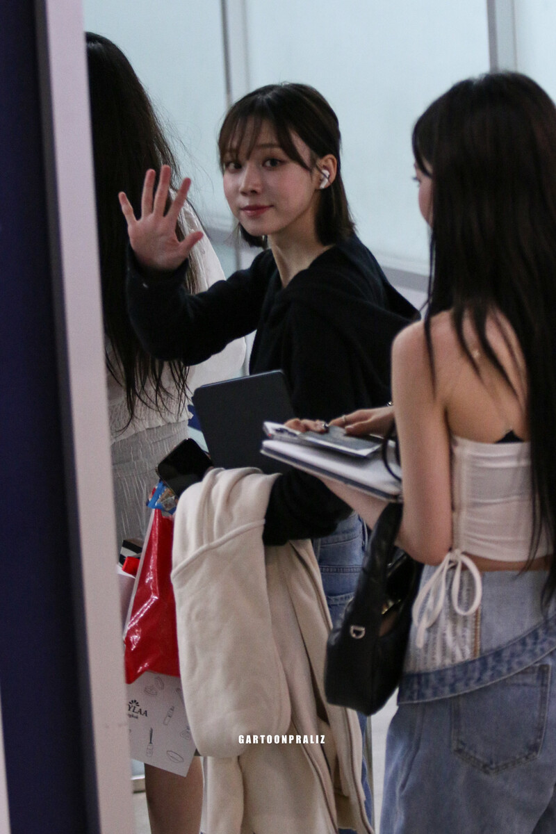 230325 aespa Winter - Suvarnabhumi Airport documents 4