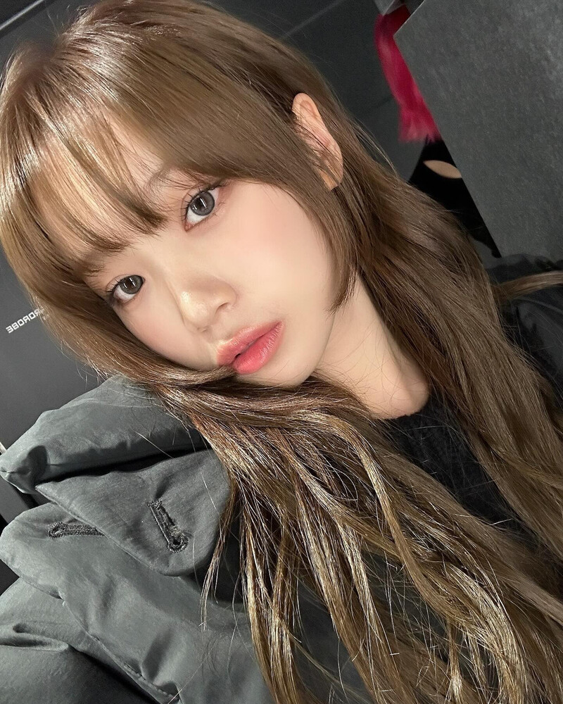 231126 - CHAEWON Instagram Update documents 3