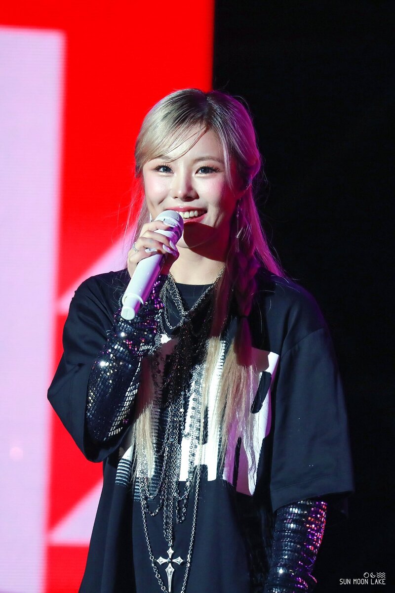 231222 Whee In at Tainan Christmas Rock Concert documents 3