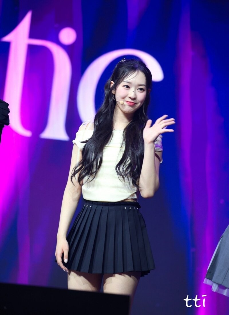 240203 tripleS Kim Soomin - Authentic Concert in Seoul - Day 1 documents 7