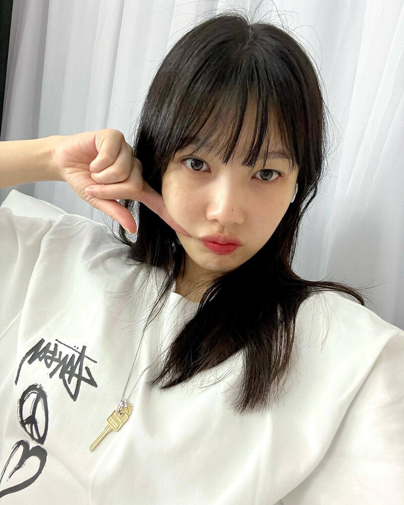 220522 Joy Instagram Update documents 4