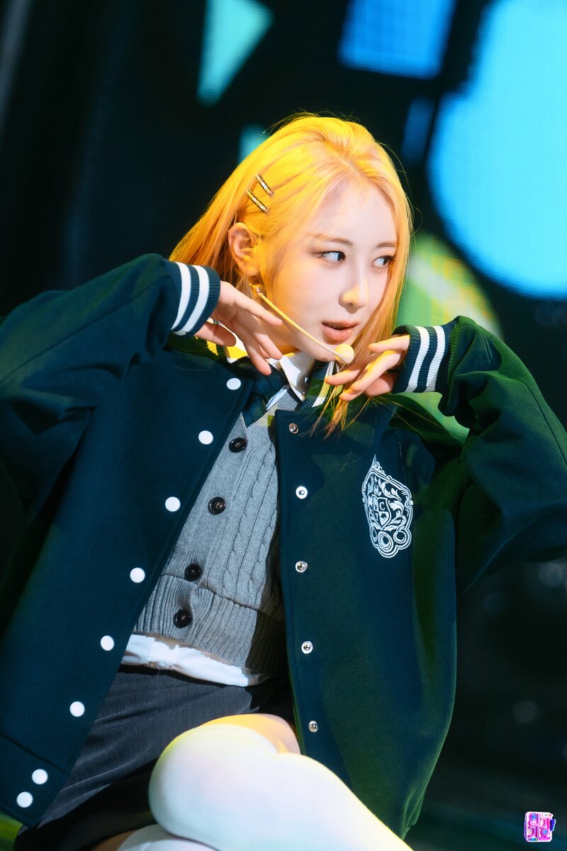 230416 LEE CHAE YEON - 'KNOCK' at Inkigayo documents 3