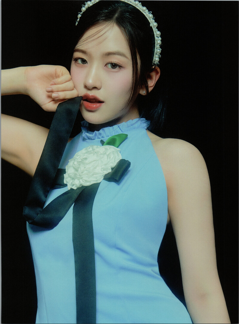 IVE - DICON Volume No. 20 'I haVE a dream, I haVE a fantasy' (Scans) documents 24